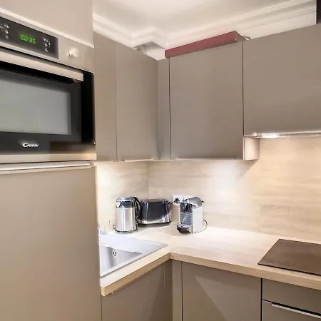 Cocon De 40m² Pour 5 Personnes Avec 2 A Les Menuires, Acces Direct Aux Pistes Et Balcon Sud - Fr-1-178-379 Apartment