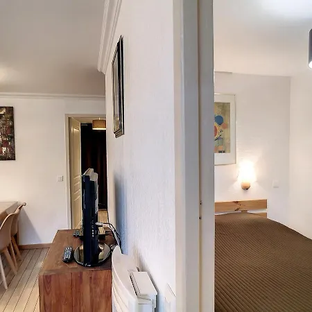 Cocon De 40m² Pour 5 Personnes Avec 2 A Les Menuires, Acces Direct Aux Pistes Et Balcon Sud - Fr-1-178-379 Les Bruyères