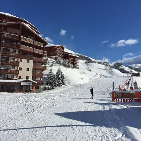 Cocon De 40m² Pour 5 Personnes Avec 2 A Les Menuires, Acces Direct Aux Pistes Et Balcon Sud - Fr-1-178-379 *